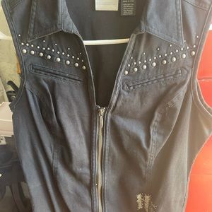 Lady’s Harley Davidson shirt